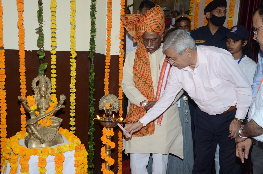 Hon'ble Chancellor visited at IGU on "Aazadi ka Amrit Mahotsav"